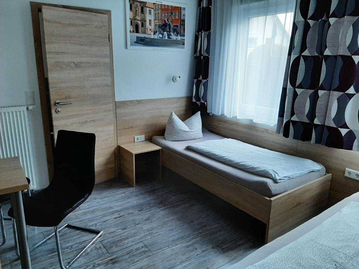 Haus Roseneck-Pension Am Stadtrand 볼켄 외부 사진